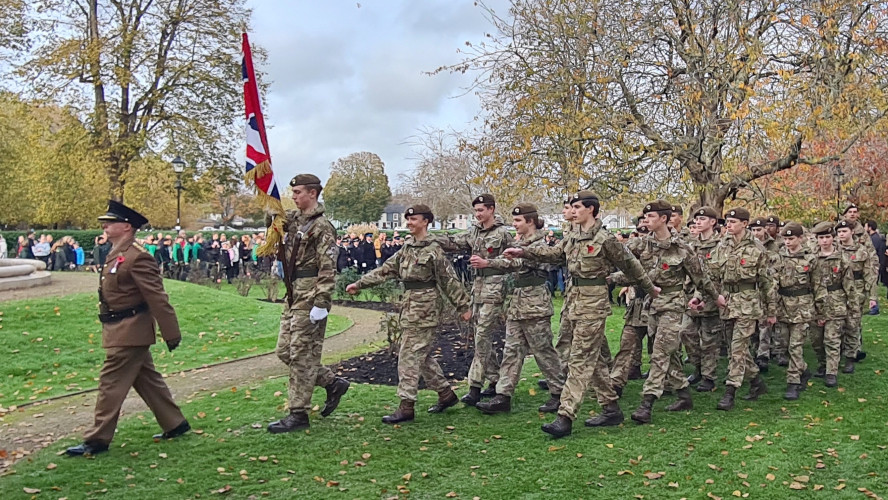 2511 Remembrance Parade Leaving 01c