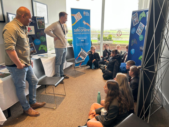 E904b3bd B43e 4fee A1f2 3960ee788def